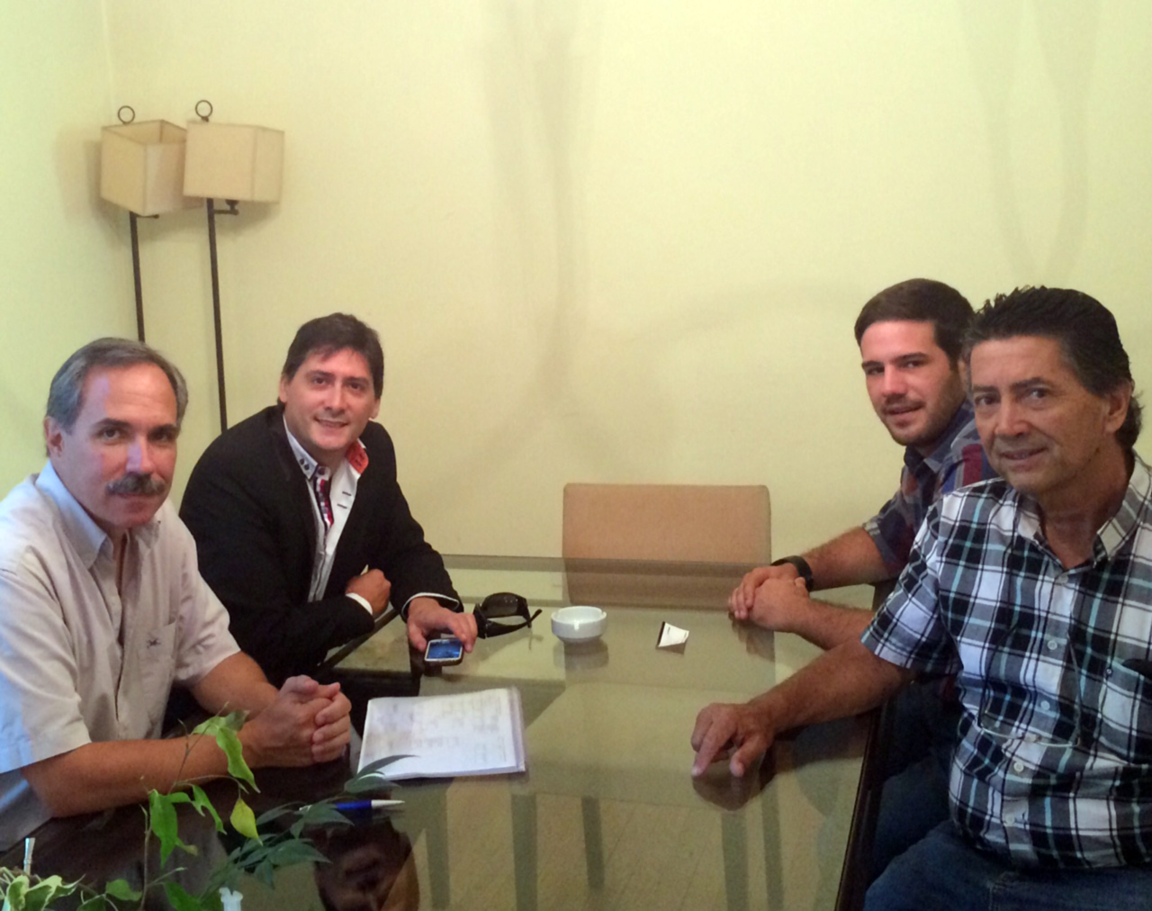 Arteaga junto a referentes de Nito Artaza en La Plata: Creemos en una ciudad distinta