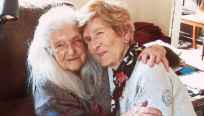 Se reencontr&oacute; con su madre despu&eacute;s de buscarla durante 62 a&ntilde;os