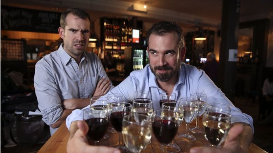 &iquest;Qu&eacute; es peor, beber todos los d&iacute;as o emborracharse una vez por semana? Estos gemelos te responden