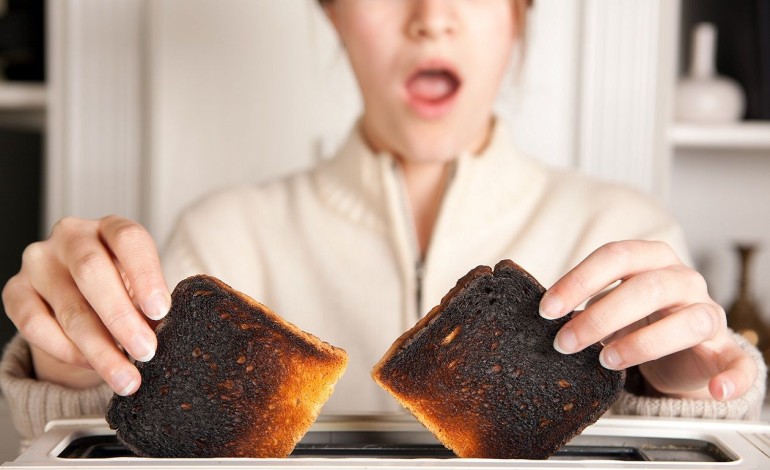 C&oacute;mo eliminar el olor a comida quemada