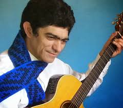 Julio Rolon y su versi&oacute;n profesional de "Los marinos del San Juan"
