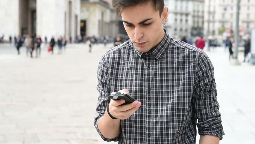 &iexcl;Alert! Your smartphone is killing your sperm 