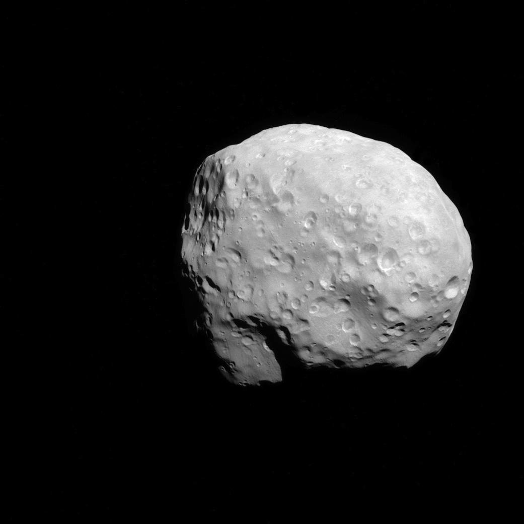 Prometeo, la luna de Saturno, como nunca la hab&iacute;an visto