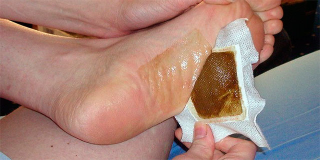 Como hacer parches detox para los pies y eliminar toxinas mientras duermes
