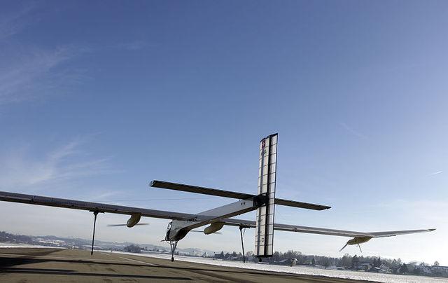 Conoce al avi&oacute;n que utiliza energ&iacute;a solar como combustible y no contamina