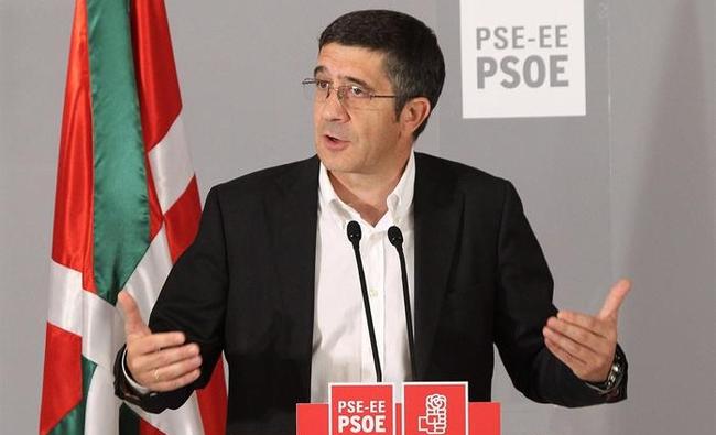 PATXI L&Oacute;PEZ :" PROTOTIPO DE INDIVIDUO QUE VIVE A COSTA DE LA POL&Iacute;TICA Y LOS AMIGOTES " SIN TENER OFI