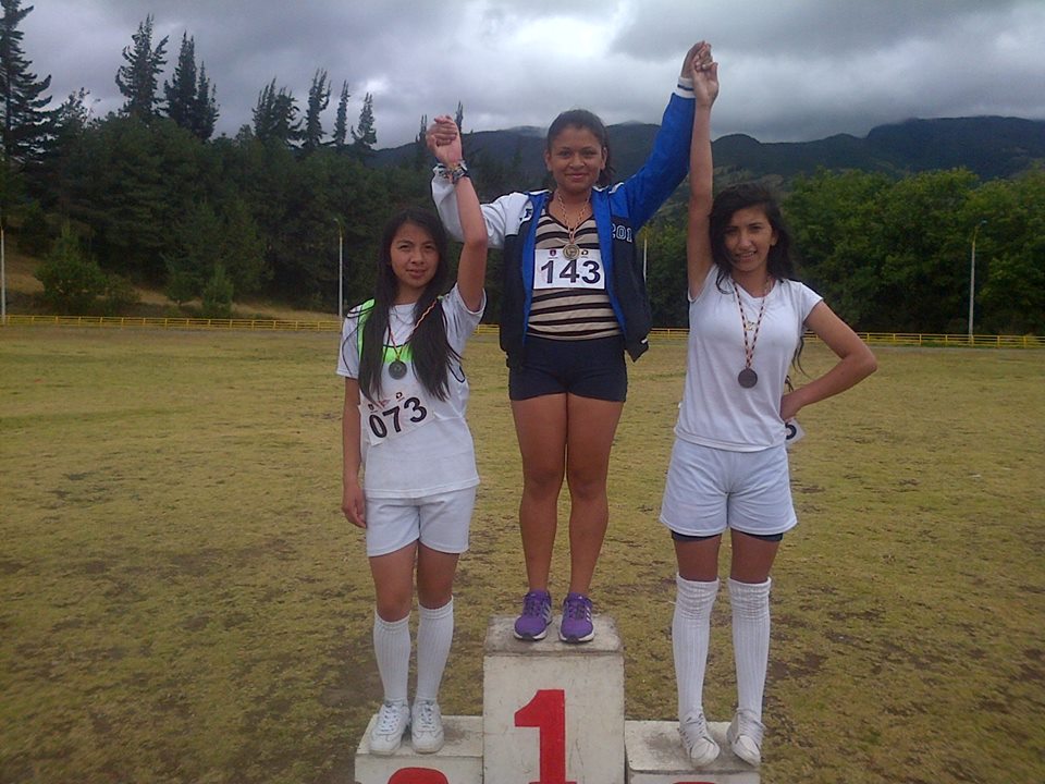 Lina Maria: orgullo pastense Campeona municipal de atletismo Superate 2014)