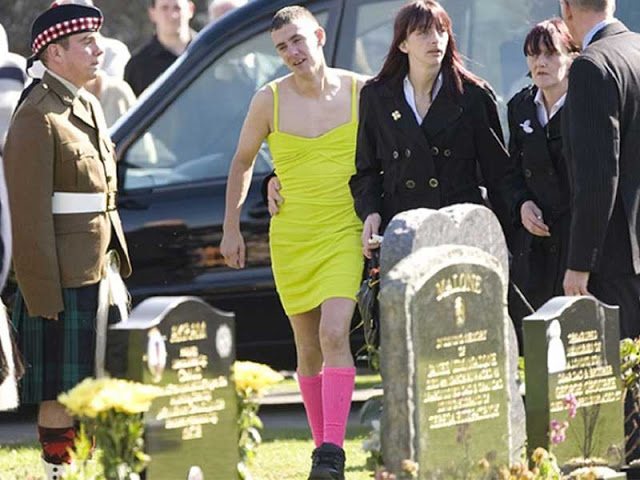 Su mejor amigo muri&oacute; y asisti&oacute; a su funeral vestido como mujer. La raz&oacute;n te conmover&aacute;