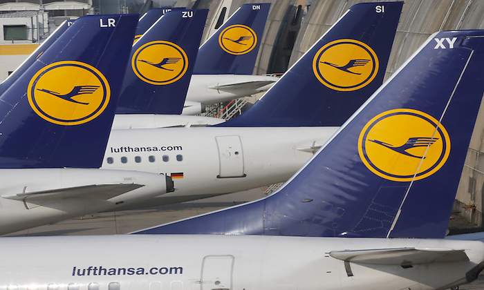 Las aerol&iacute;neas evitan devolver el dinero de los billetes