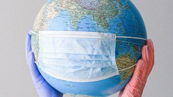  LA INFECTOCRACIA by LEON LEGAZCUE. Entre la pandemia y el apocalipsis