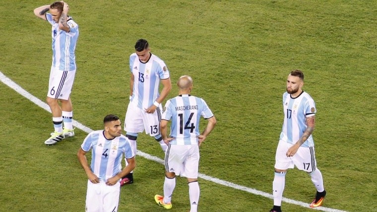 Adem&aacute;s de Messi, cuatro jugadores eval&uacute;an irse de la selecci&oacute;n