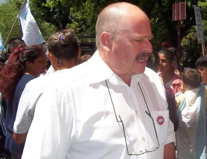 La pol&iacute;tica parece tan solo resolver, los problemas de la pol&iacute;tica