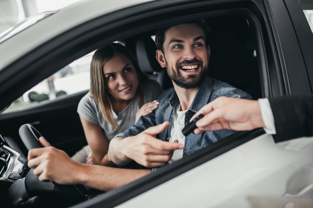&iquest;Viajar en tu carro? Mejor alqu&iacute;lalo: 5 razones por las que puede salirte m&aacute;s econ&oacute;mico (y c&oacute;modo)