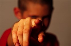 Del ni&ntilde;o consentido al adolescente agresivo