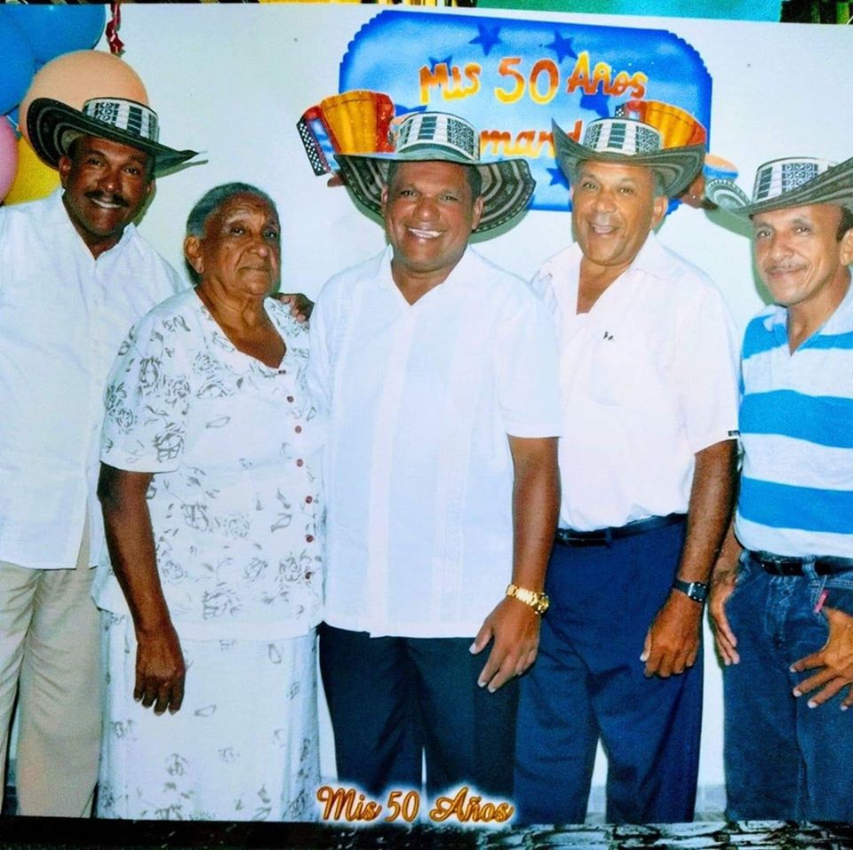 DELIA ROSA MANJARREZ, MUJER EMPRENDEDORA, TRABAJADORA, Y ASPIRANTE.