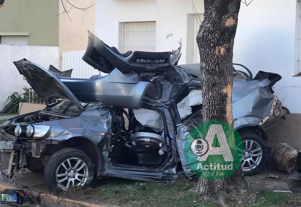 MONTE: En un impactante choque perdieron la vida 2 j&oacute;venes