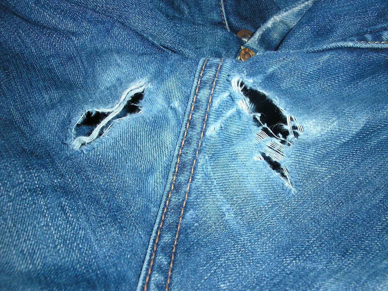 &iexcl;DIY! Como arreglar tus pantalones rotos en la zona de la entrepierna