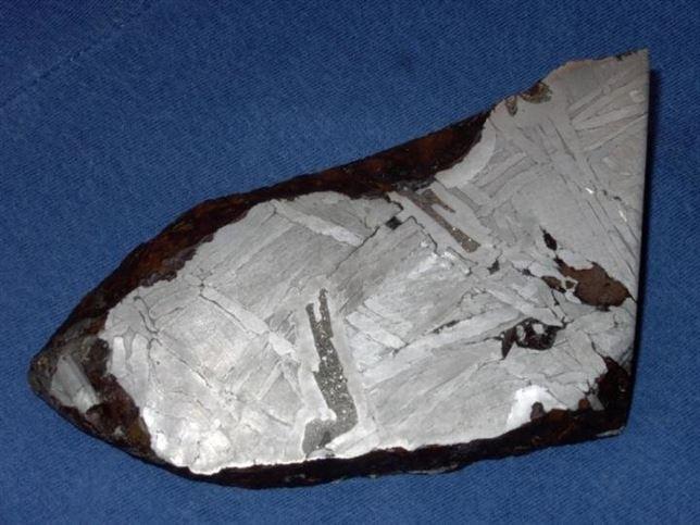 UN MINERAL EXTRATERRESTRE PUEDE SER CLAVE PARA EXPLICAR EL ORIGEN DE LA VIDA: