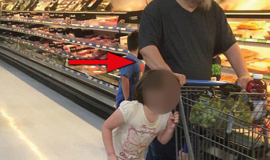 La ni&ntilde;a caminaba raro con su padre y cuando miran de cerca, descubren la horrible verdad