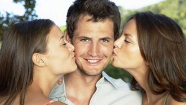 Se casa un hombre con dos mujeres
