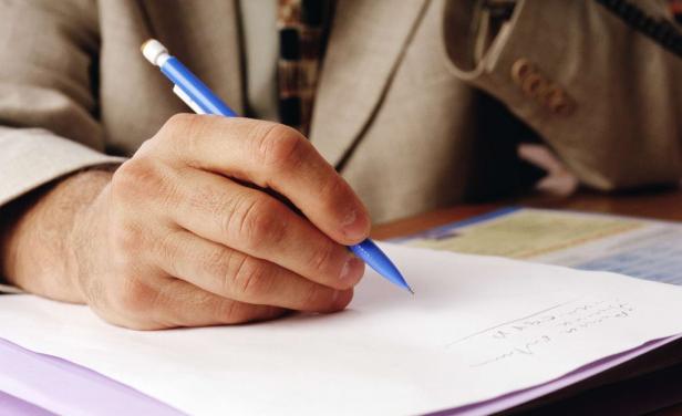 Una madre echa de casa a su hijo por ser gay y el abuelo le escribe una carta ejemplar