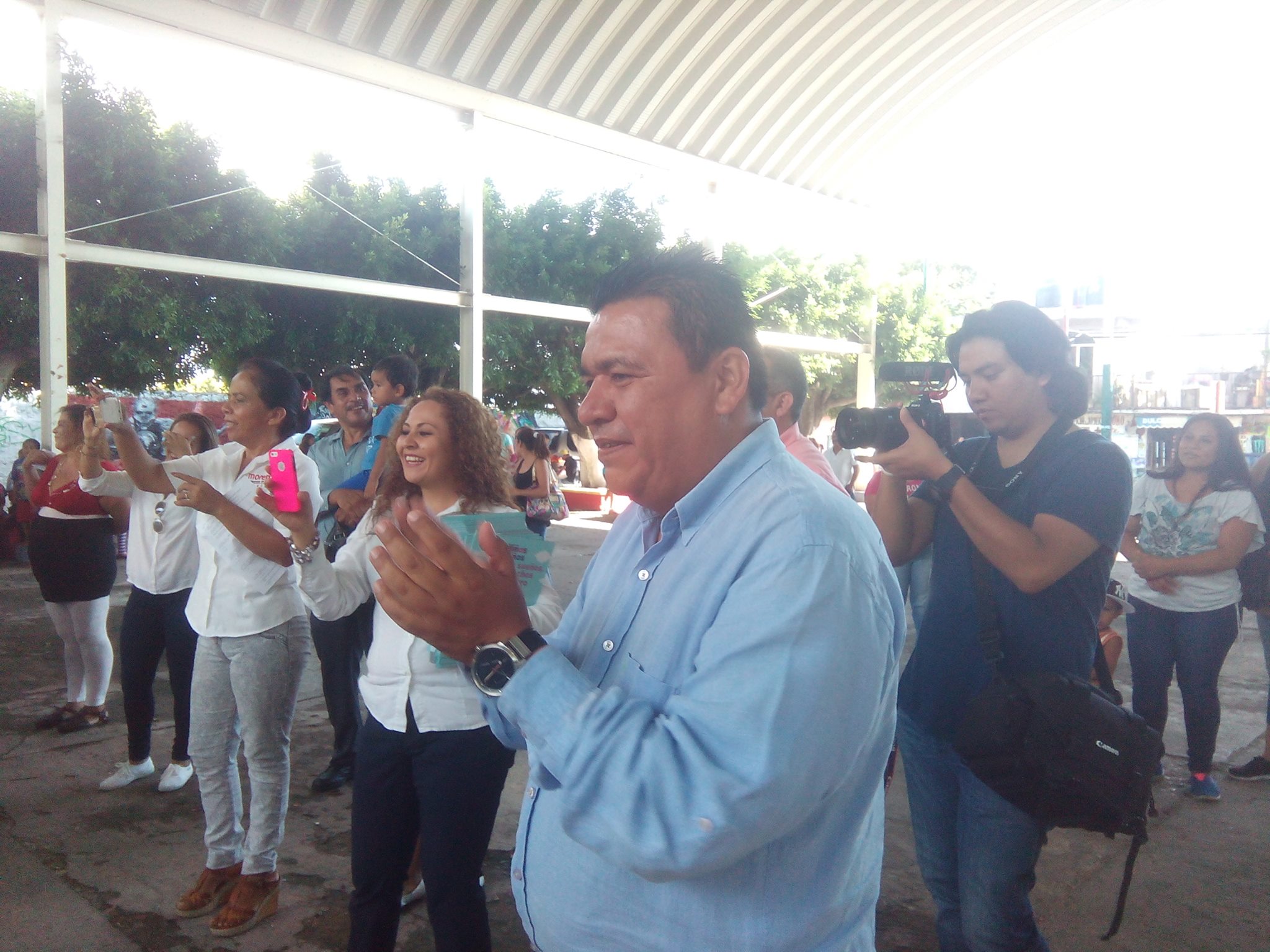 Jos&eacute; Ju&aacute;rez Vera  presente con los ni&ntilde;os en el Festival Multicultural la gran caravana de la risa