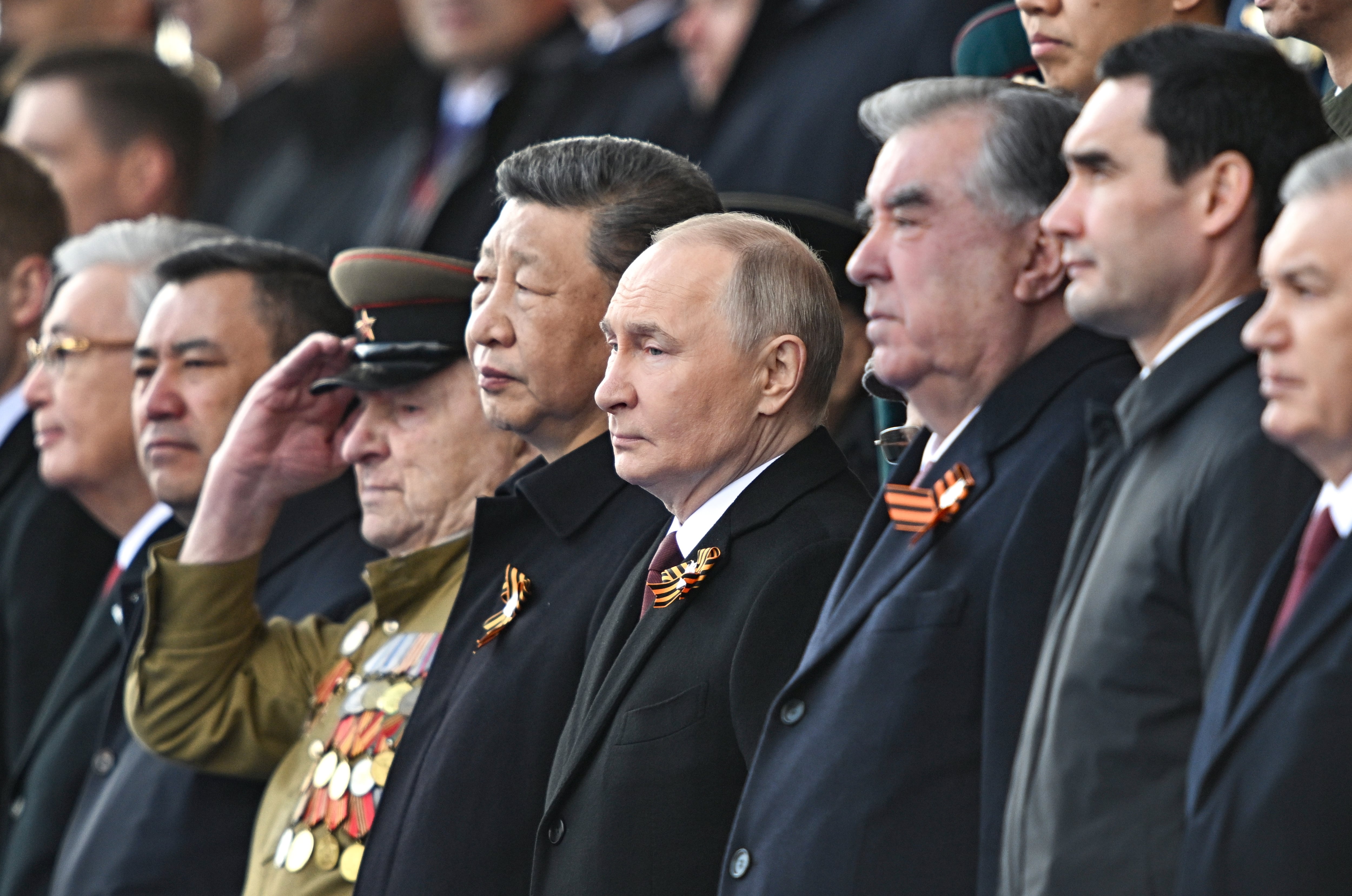 Xi Jinping en el Desfile de la Victoria 2025: Geopol&iacute;tica y poder en la Plaza Roja 
