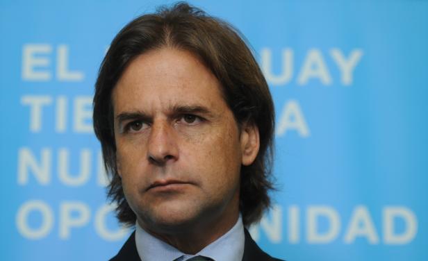 uruguay Lacalle Pou gana un juicio por difamaci&oacute;n en FACEBOOK, redes sociales