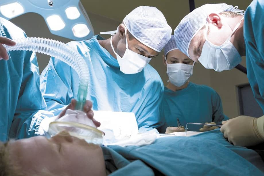 "La Nueva Arquitectura de la Salud en Colombia: Una Revisi&oacute;n Exhaustiva"