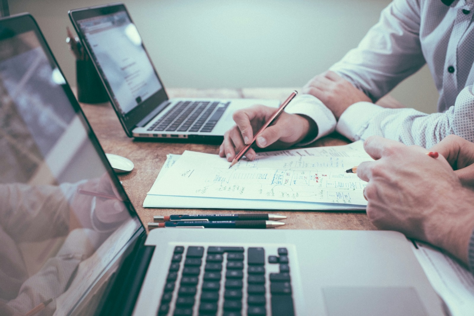 El 43% de empresas tecnol&oacute;gicas ve en captar clientes su mayor reto para 2025