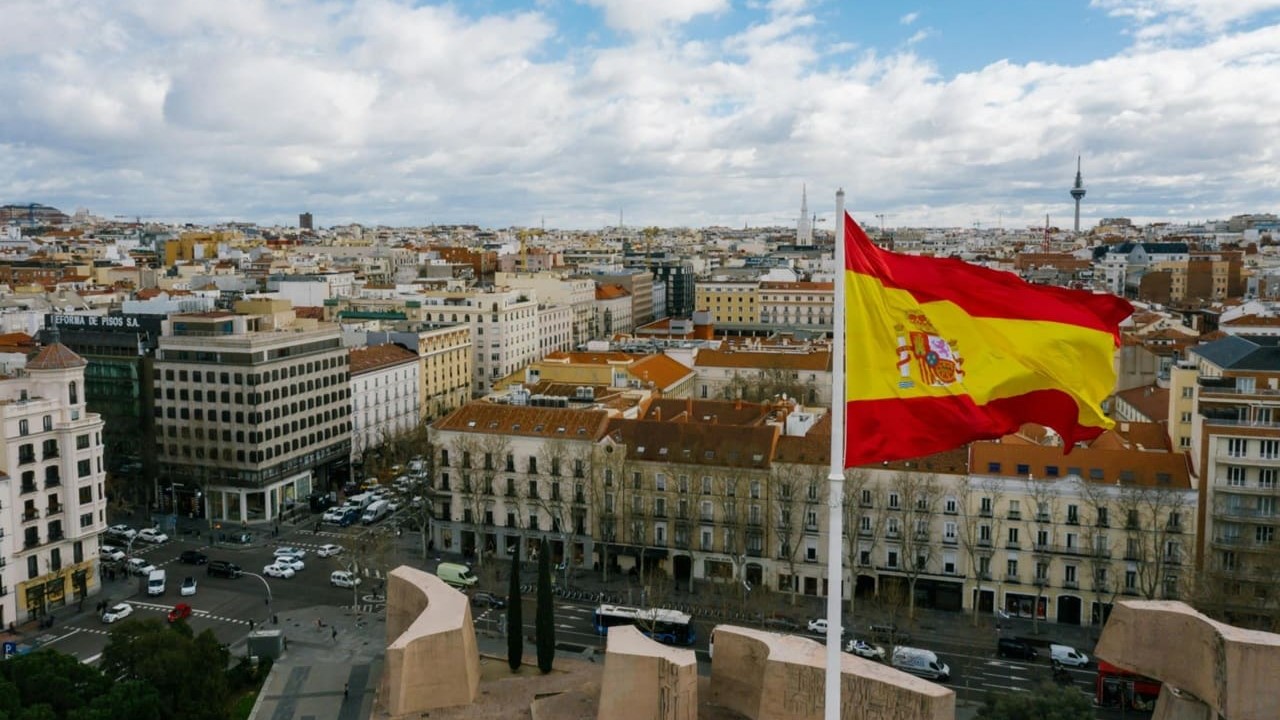 Abogada internacional lidera gira en Medell&iacute;n y Bogot&aacute; sobre trabajo legal en Espa&ntilde;a