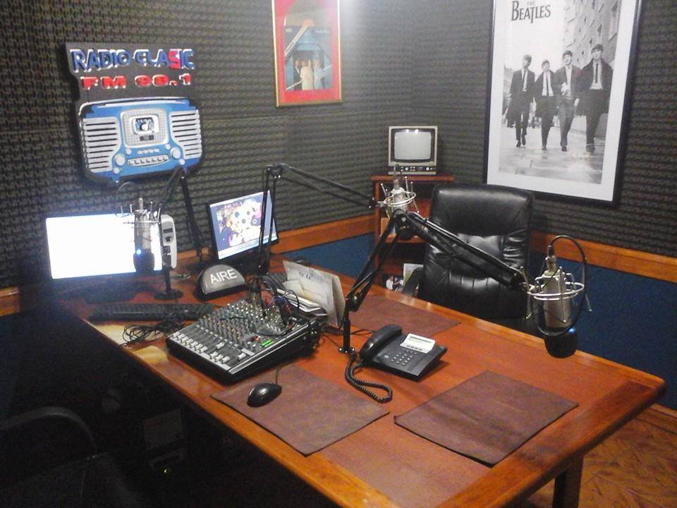 RADIO CLASIC FM 98.1 BUSCA NUEVAS VOCES !!!  x  
