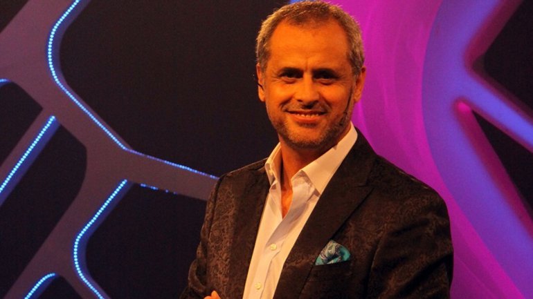 Rial el chimentero m&aacute;s critico de GH hoy otra vez conductor