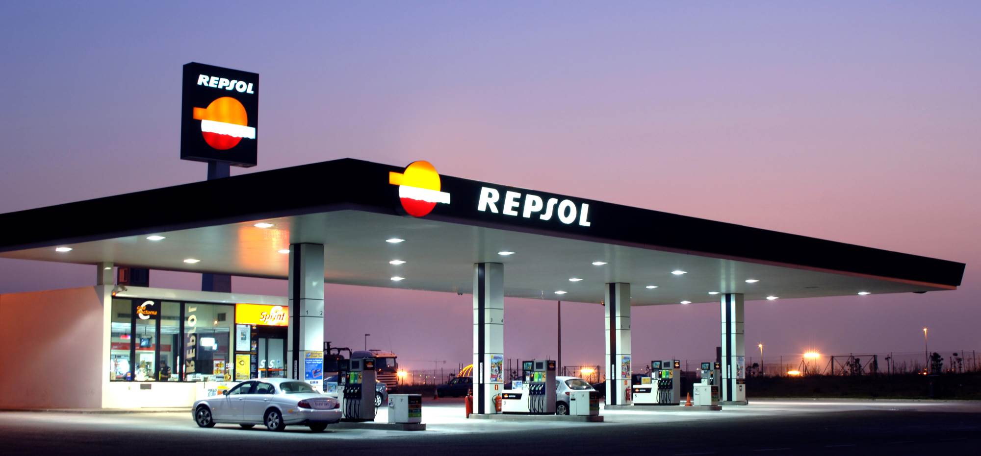  " LA MAFIA DE LA GASOLINA CENA PACTANDO LA CUCHILLADA "