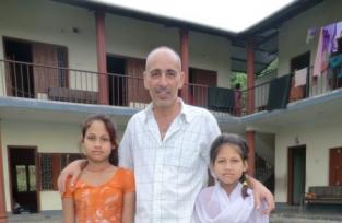 La ONG canaria Educanepal rescata a Nirmala en Katmand&uacute; donde trabajaba como mano de obra barata