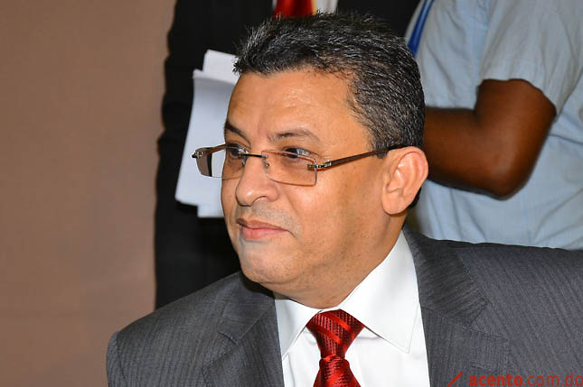 Director de Aduanas: Cobro Retroactivo a Funcionarios P&uacute;blicos no tiene marcha atr&aacute;s