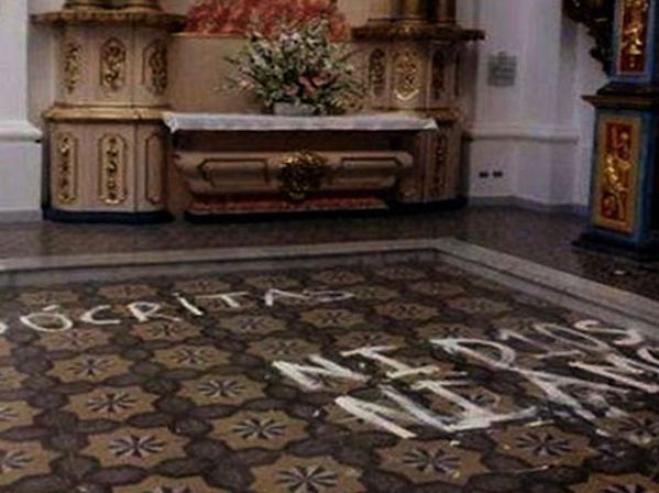 Alumnos que atacaron la iglesia de San Ignacio de Loyola fueron a confesarse por el hecho