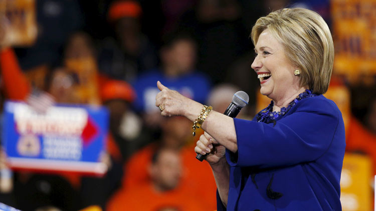  Hillary Clinton desclasificar&aacute; material sobre ovnis si llega a la Casa Blanca: