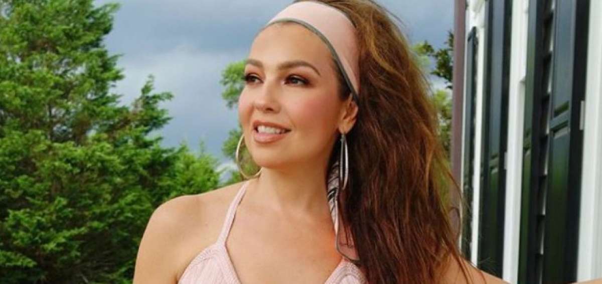 Thal&iacute;a convierte en canci&oacute;n su reciente v&iacute;deo viral ''Me oyen, me escuchan''
