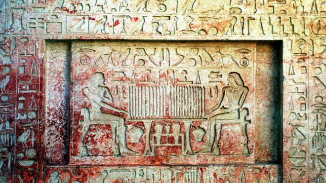 Descubren tumba de faraona desconocida en Egipto
