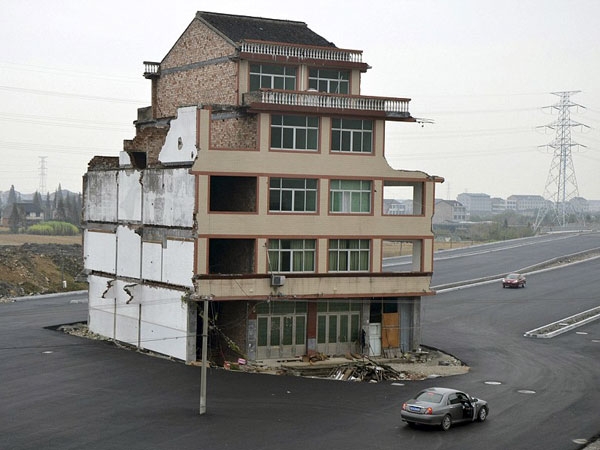 La casa que se encontraba en medio de una autopista