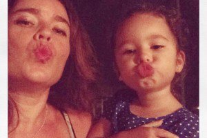 Por favor, no le pidan besos a mis hijos