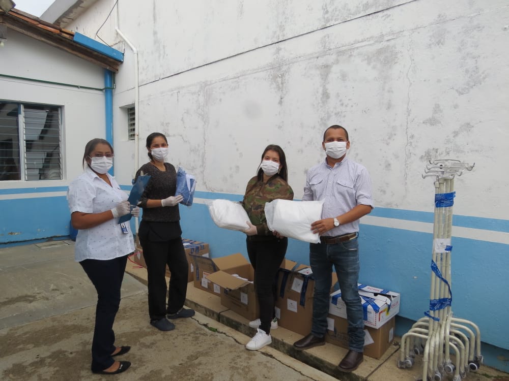 Entrega de Insumos m&eacute;dicos al Hospital de Yolomb&oacute;