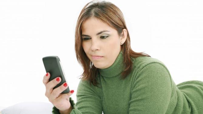 Una madre crea una 'app' que bloquea el m&oacute;vil hasta que los hijos contesten