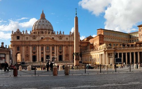 "Llamada del Vaticano" restaura la fe de mujer que perdi&oacute; a su hijo