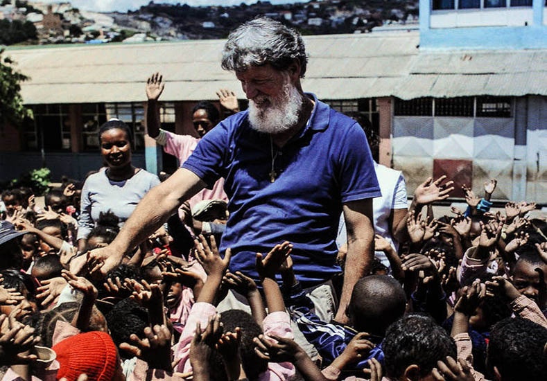 El hombre que rescat&oacute; a miles de la pobreza extrema y es candidato al Nobel de la Paz