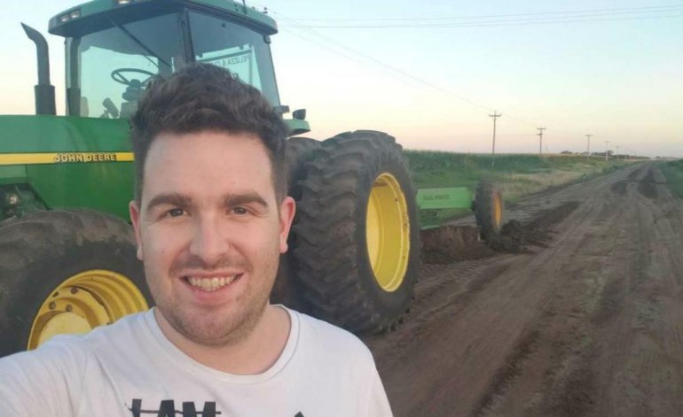 Militando el ajuste &eacute;pico: La Naci&oacute;n celebr&oacute; que un vecino arregle las rutas por la desidia de un in