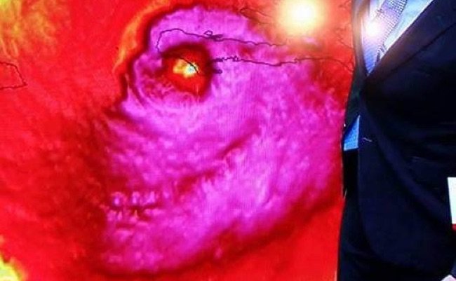 &iexcl;ESPELUZNANTE! El hurac&aacute;n Matthew se muestra en forma de calavera