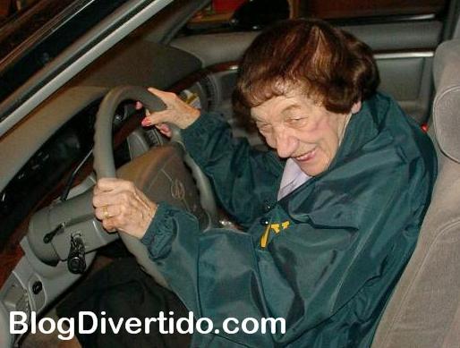 Otra abuela m&aacute;s choca y se da a la fuga