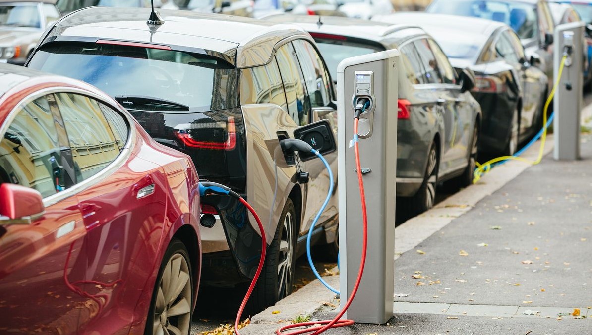 Cu&aacute;l es el futuro de los coches de gasolina y diesel